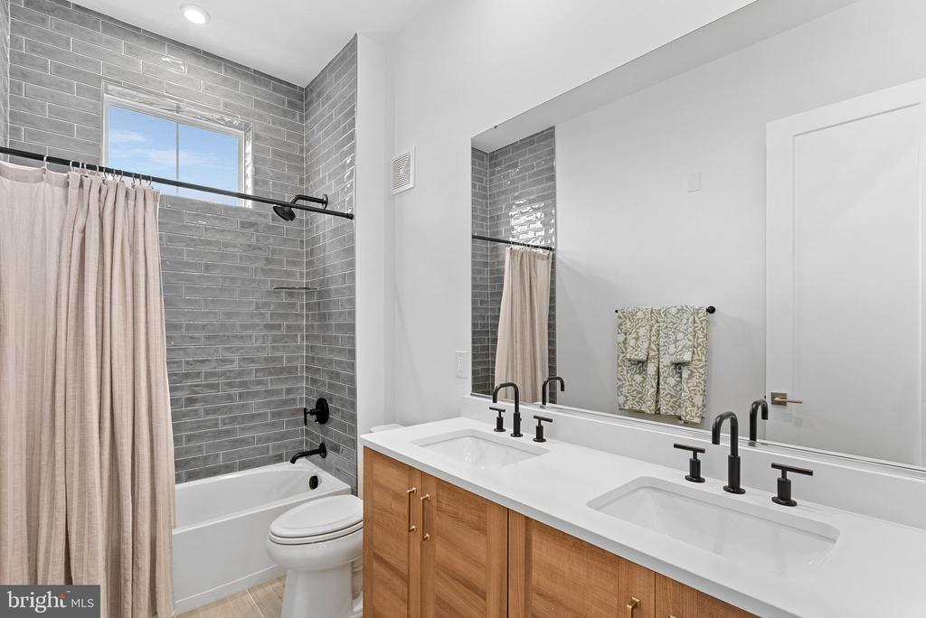 22171 SPRINGSIDE TERRACE 400