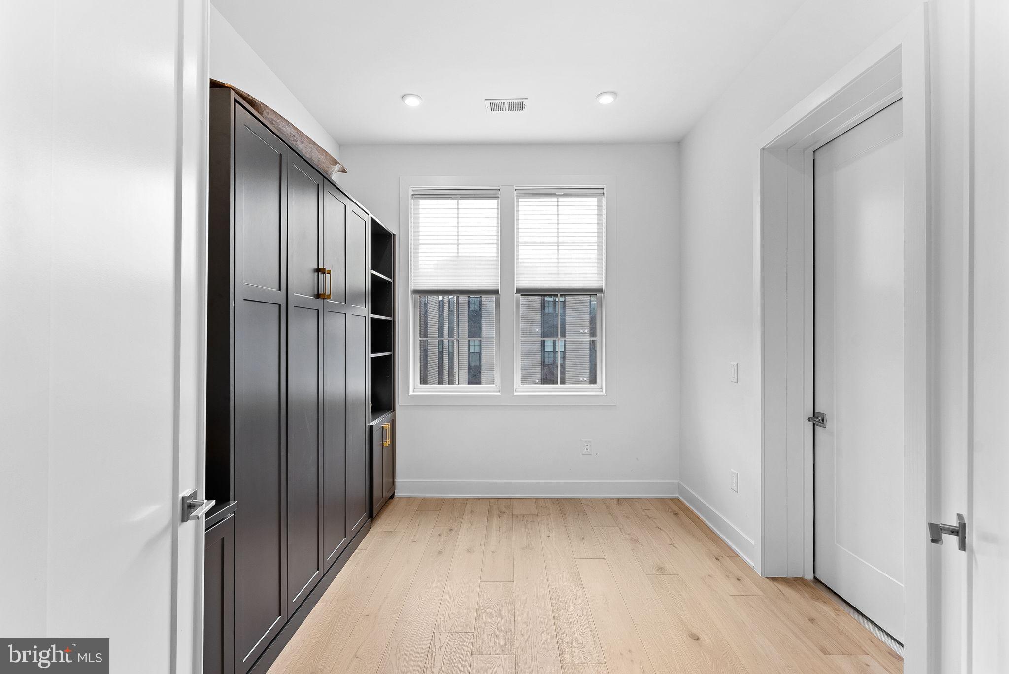 22171 SPRINGSIDE TERRACE 400