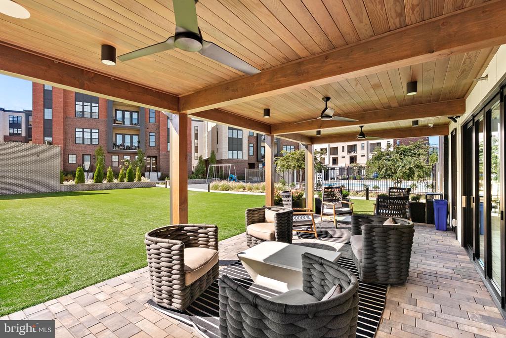 22171 SPRINGSIDE TERRACE 400