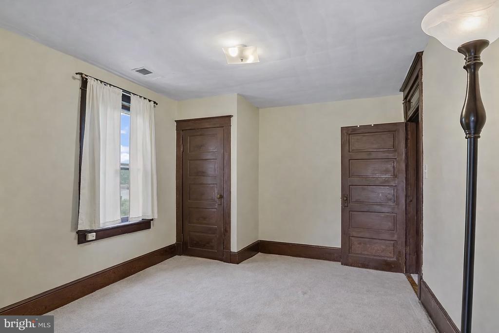 200 S ORCHARD DRIVE