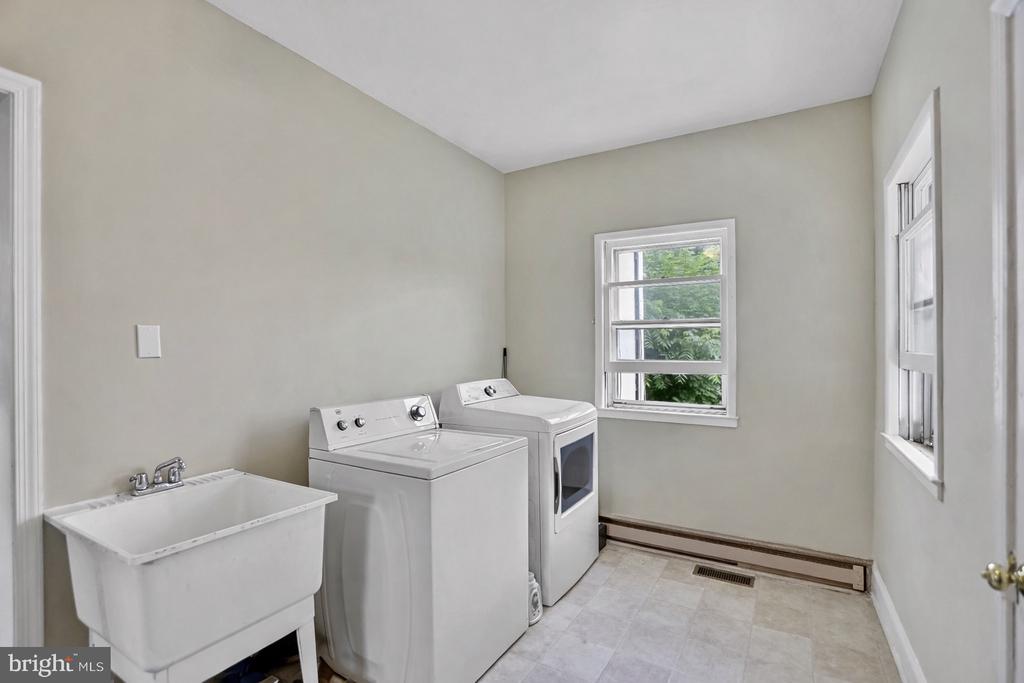 200 S ORCHARD DRIVE