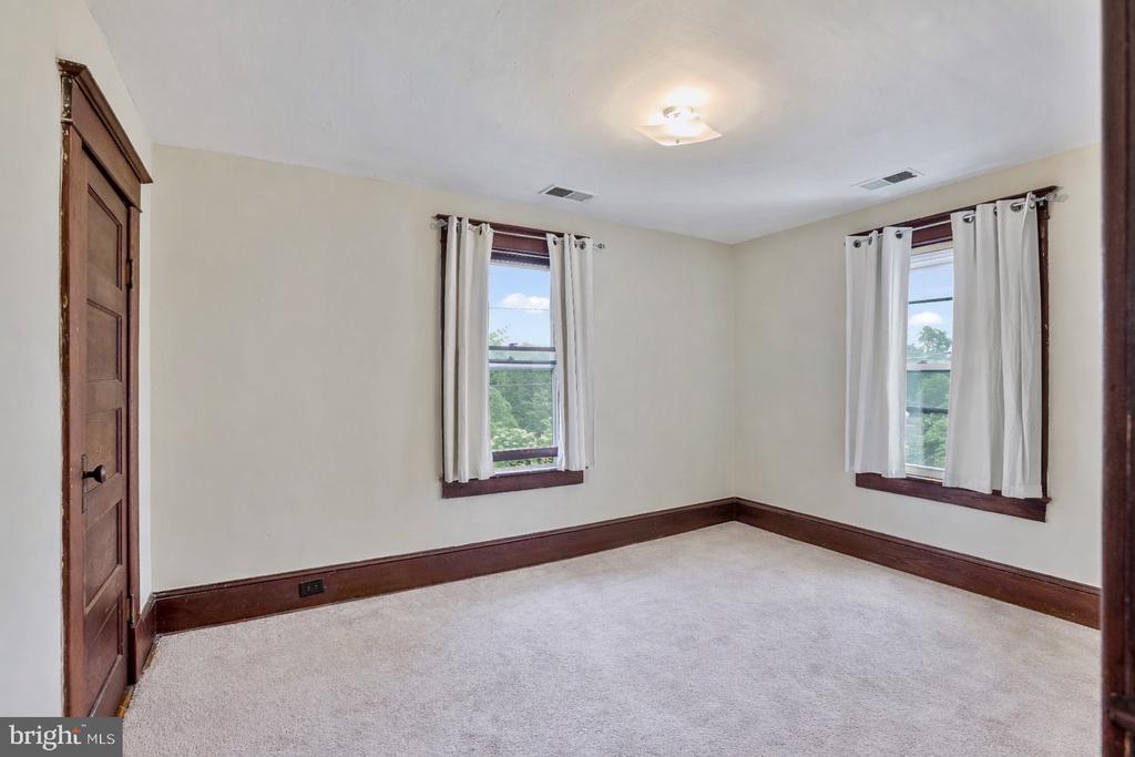 200 S ORCHARD DRIVE