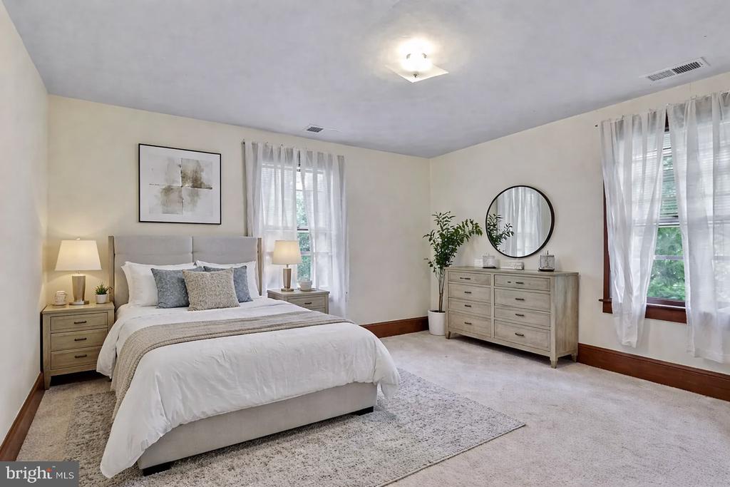 200 S ORCHARD DRIVE