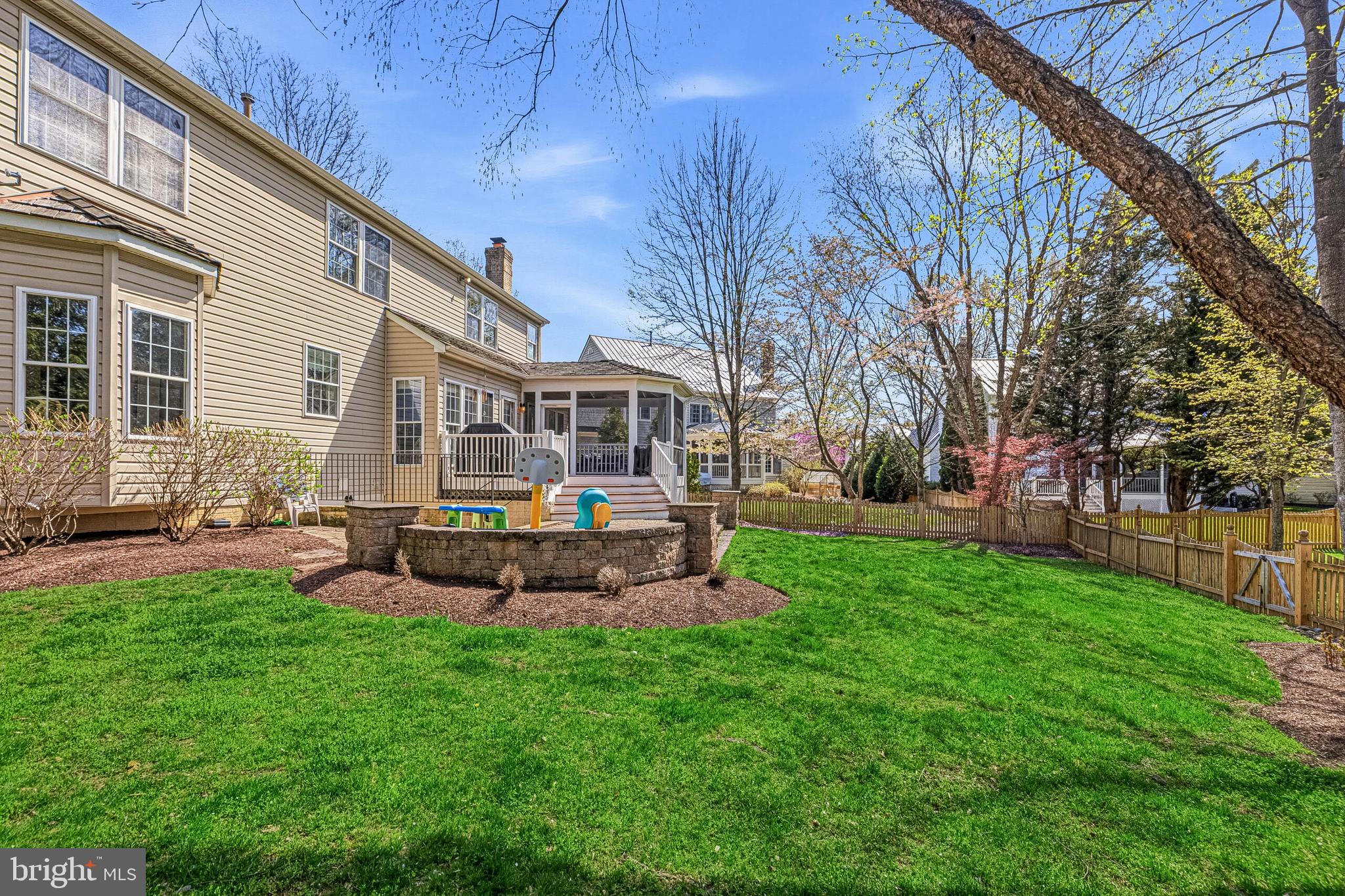 1403 HARLE PLACE SW