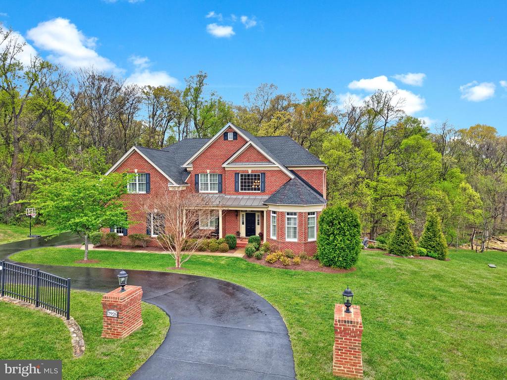 17926 SKIP AWAY COURT