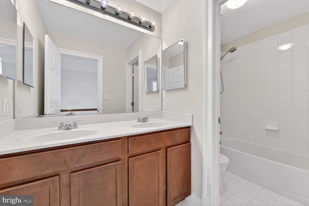 16546 LANCE TRAIL COURT