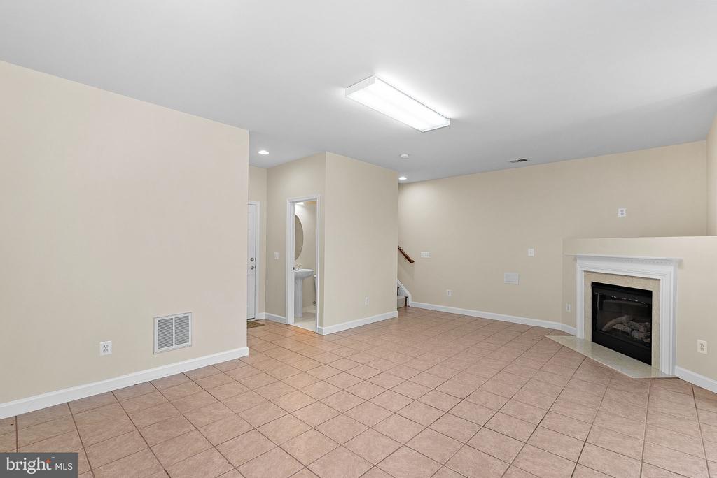 43804 LEES MILL SQUARE