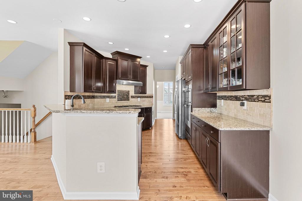43117 SHORE SQUARE