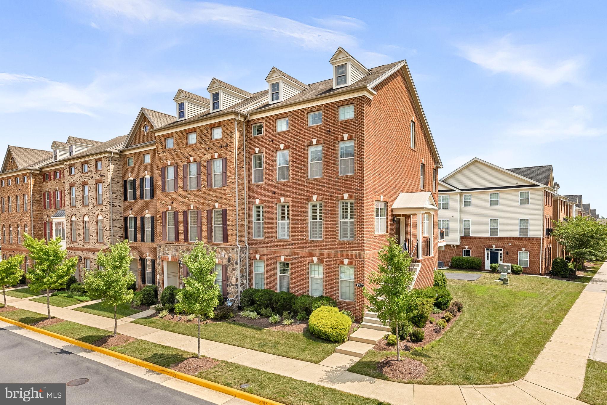 43117 SHORE SQUARE