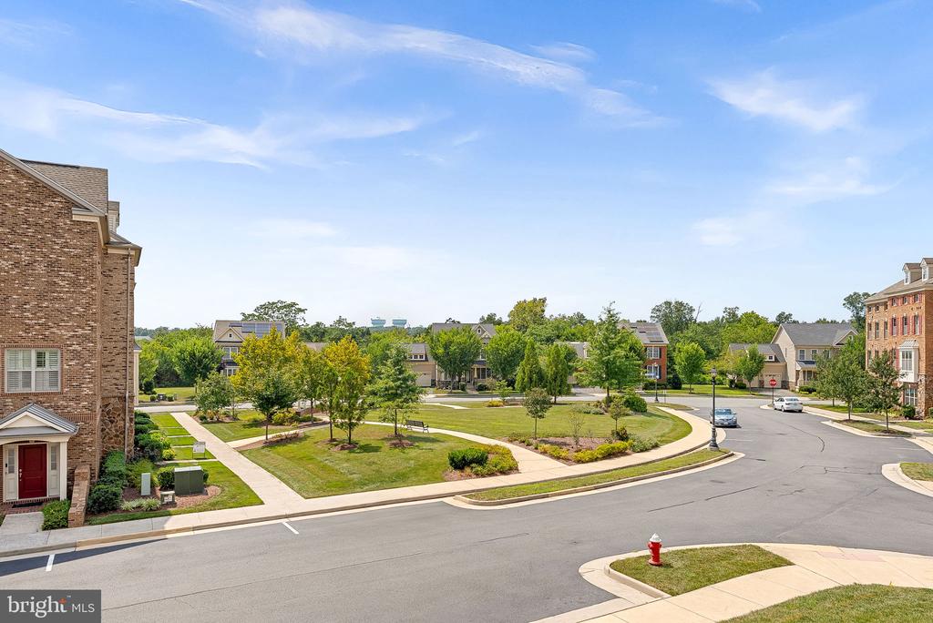 43117 SHORE SQUARE