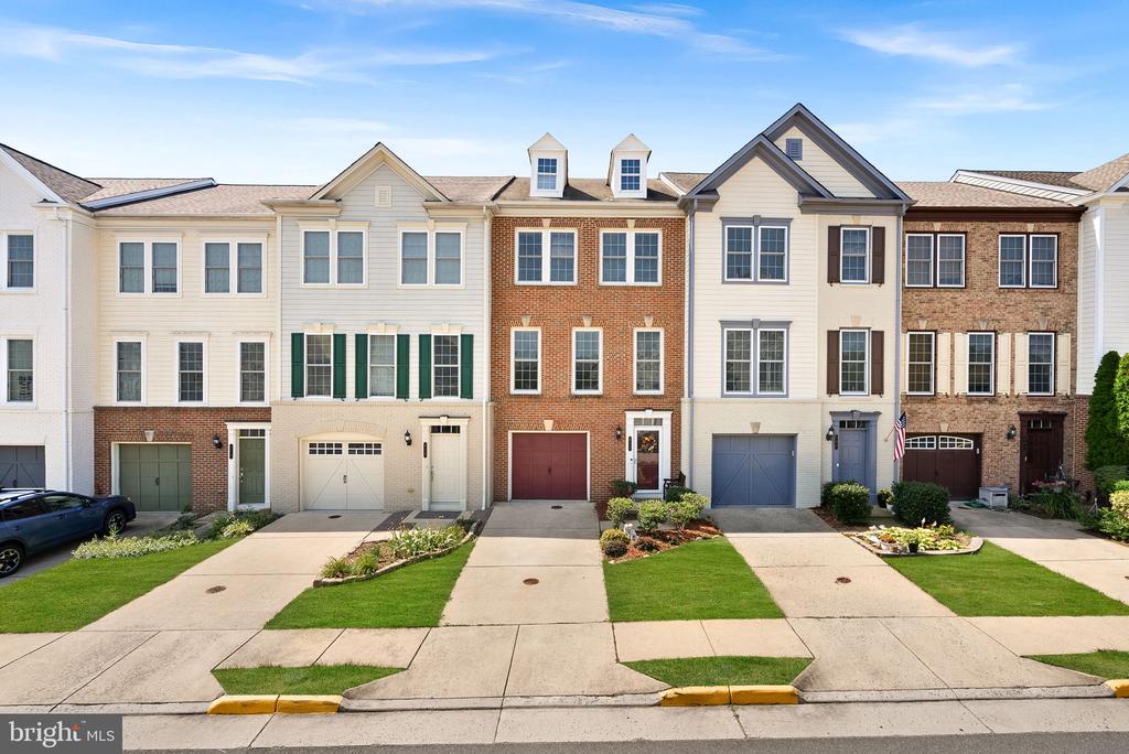211 GREAT LAUREL SQUARE SE