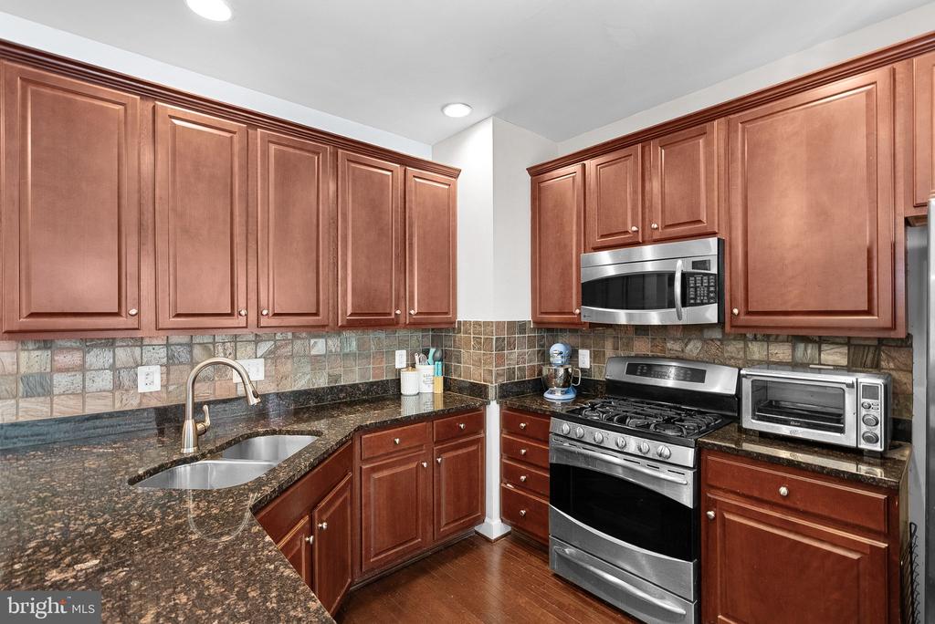 211 GREAT LAUREL SQUARE SE