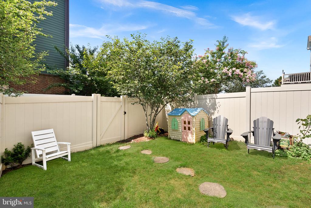 211 GREAT LAUREL SQUARE SE