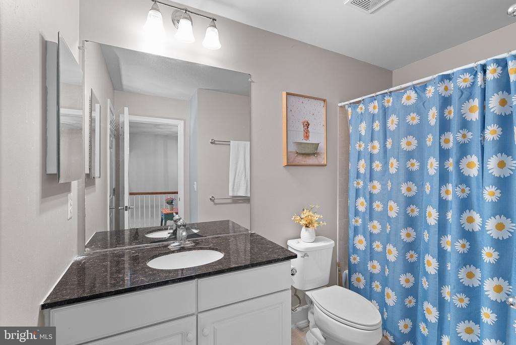 211 GREAT LAUREL SQUARE SE