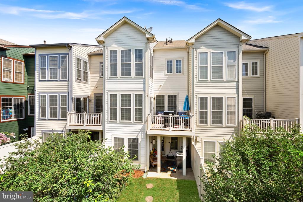 211 GREAT LAUREL SQUARE SE