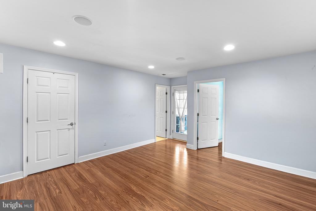 211 GREAT LAUREL SQUARE SE