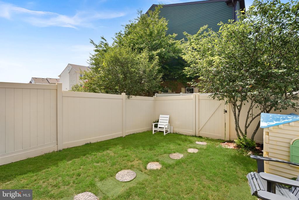 211 GREAT LAUREL SQUARE SE