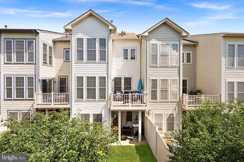 211 GREAT LAUREL SQUARE SE