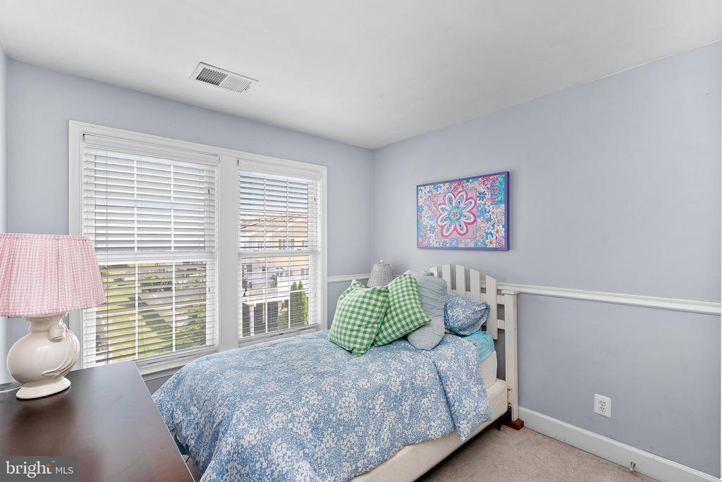 211 GREAT LAUREL SQUARE SE