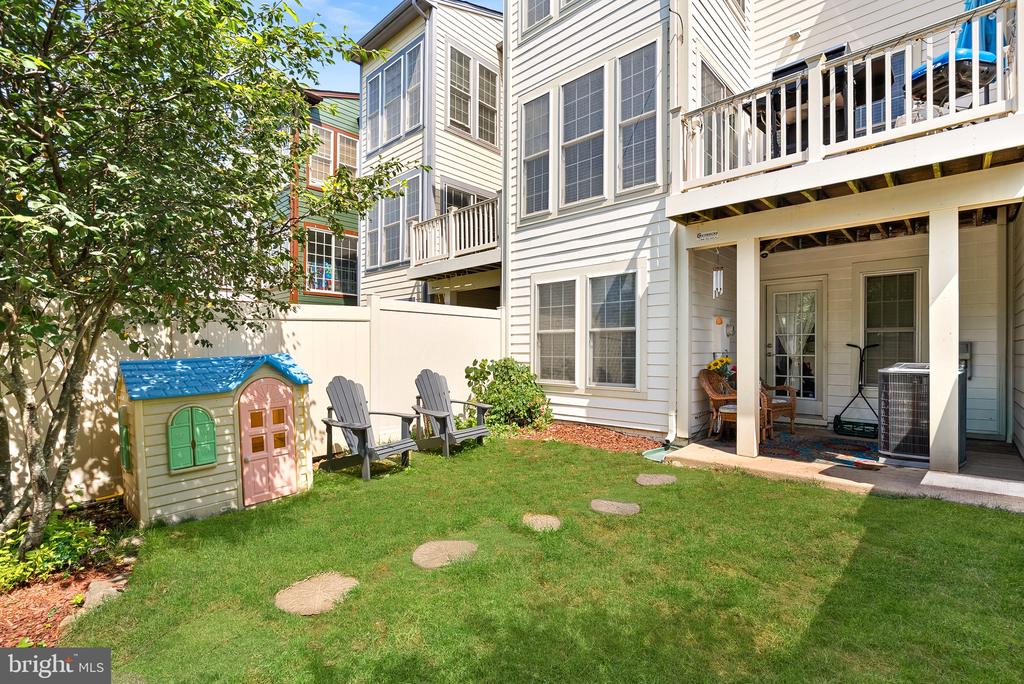 211 GREAT LAUREL SQUARE SE