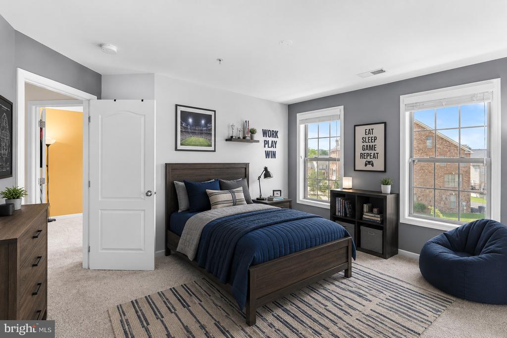 43117 SHORE SQUARE