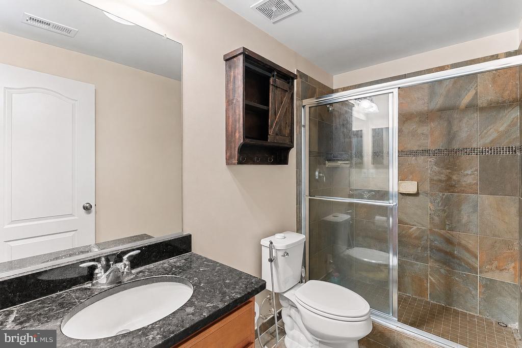 43117 SHORE SQUARE