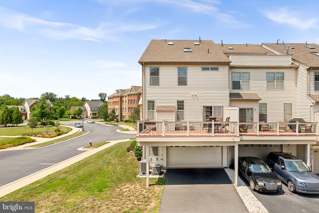 43117 SHORE SQUARE