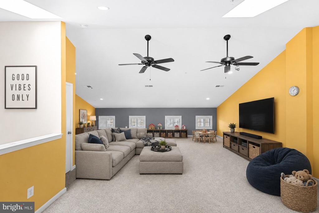 43117 SHORE SQUARE