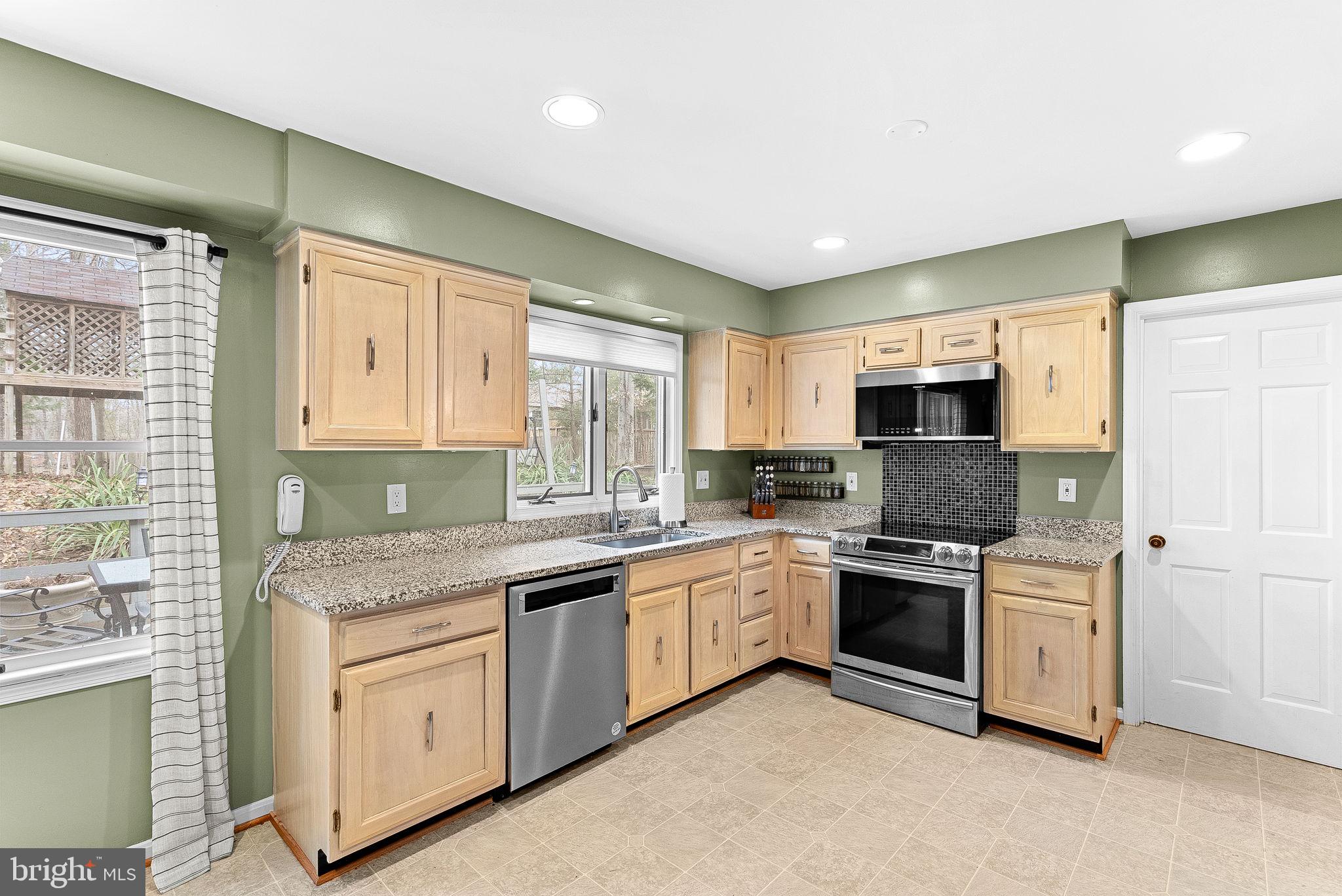 8129 BLANDSFORD DRIVE