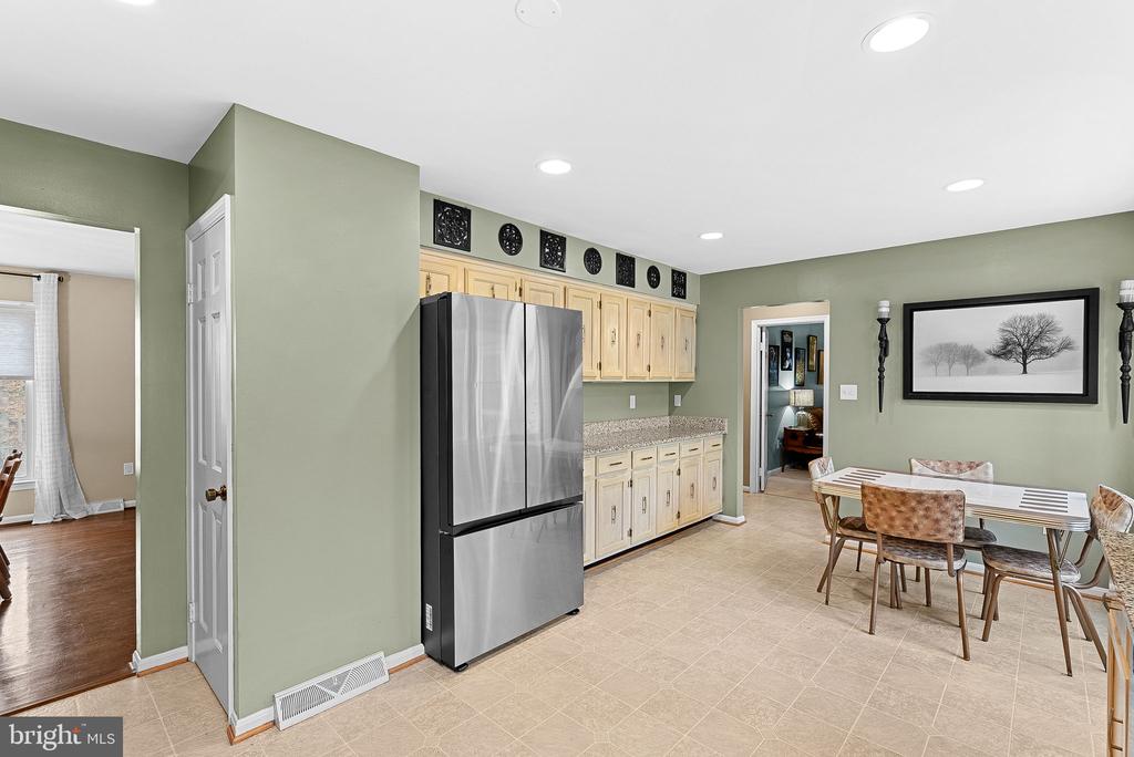 8129 BLANDSFORD DRIVE
