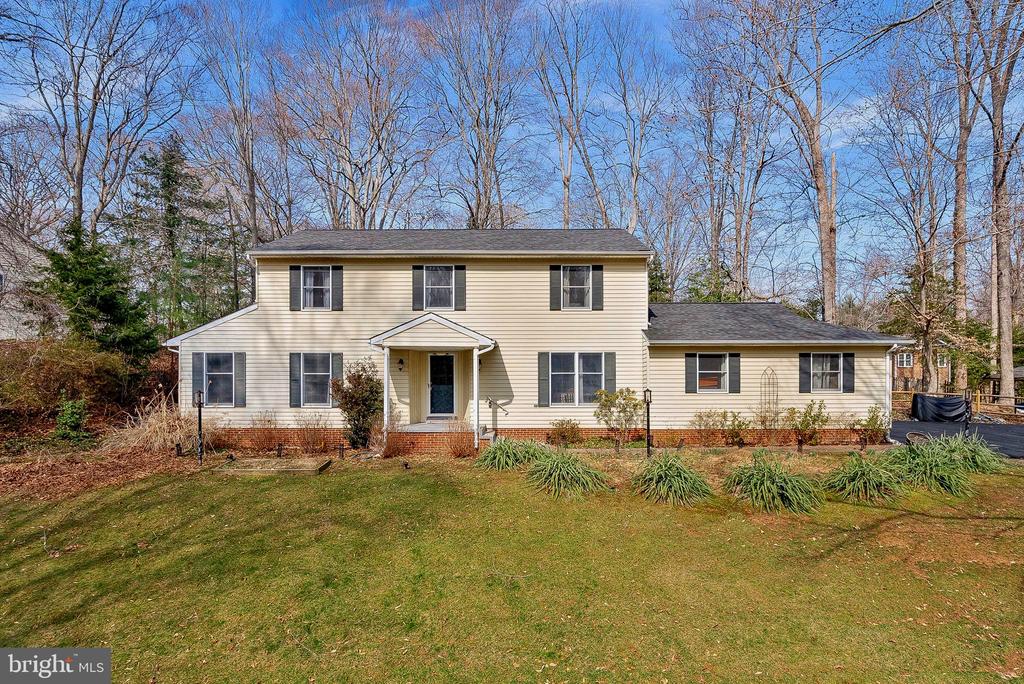 8129 BLANDSFORD DRIVE