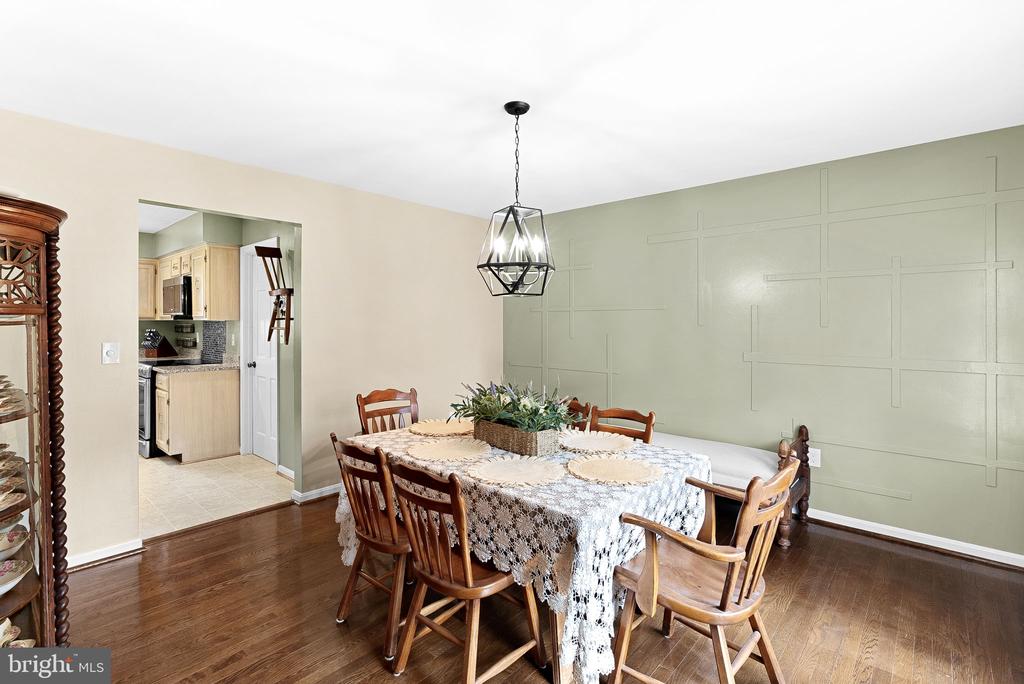 8129 BLANDSFORD DRIVE
