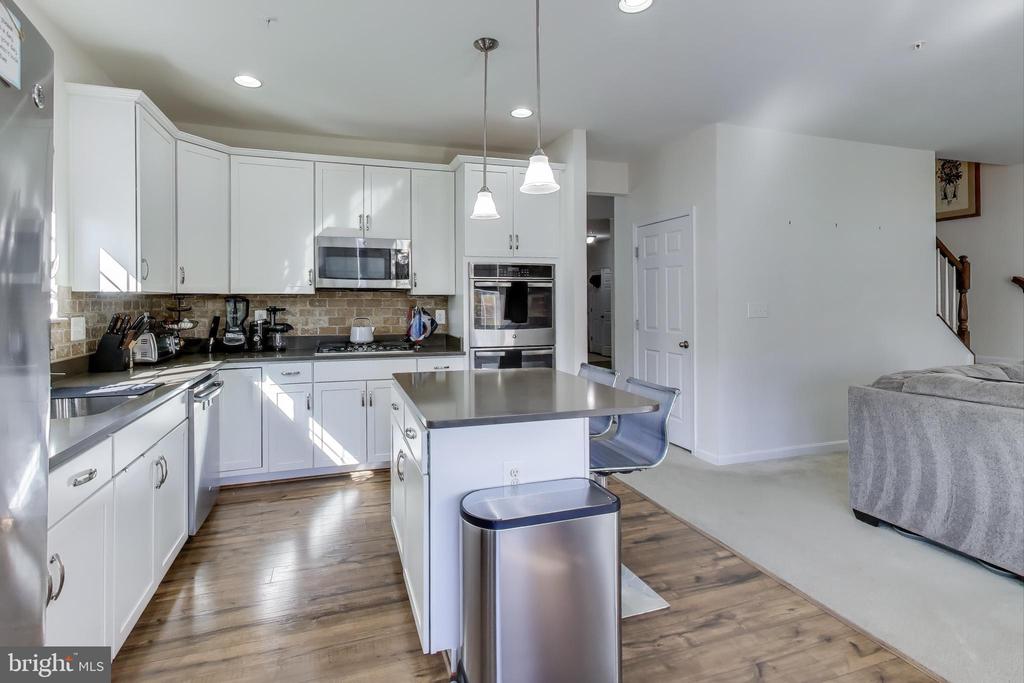 3585 EAGLE RIDGE DRIVE