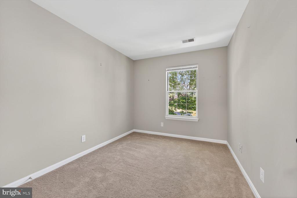 5005 BUENA VISTA DRIVE