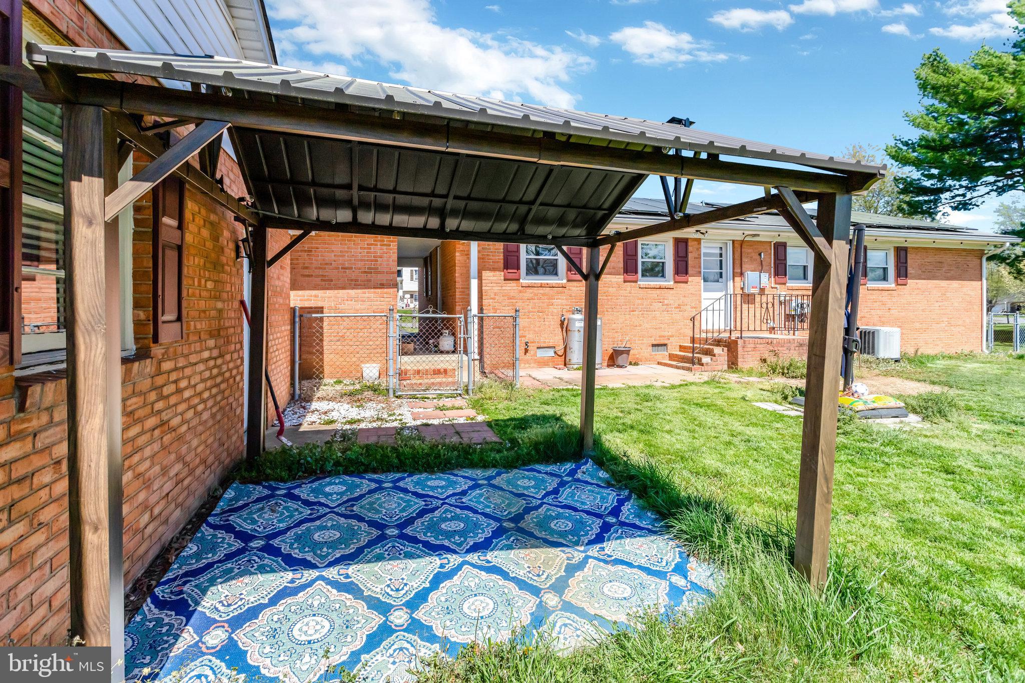 6004 LASALLE DRIVE
