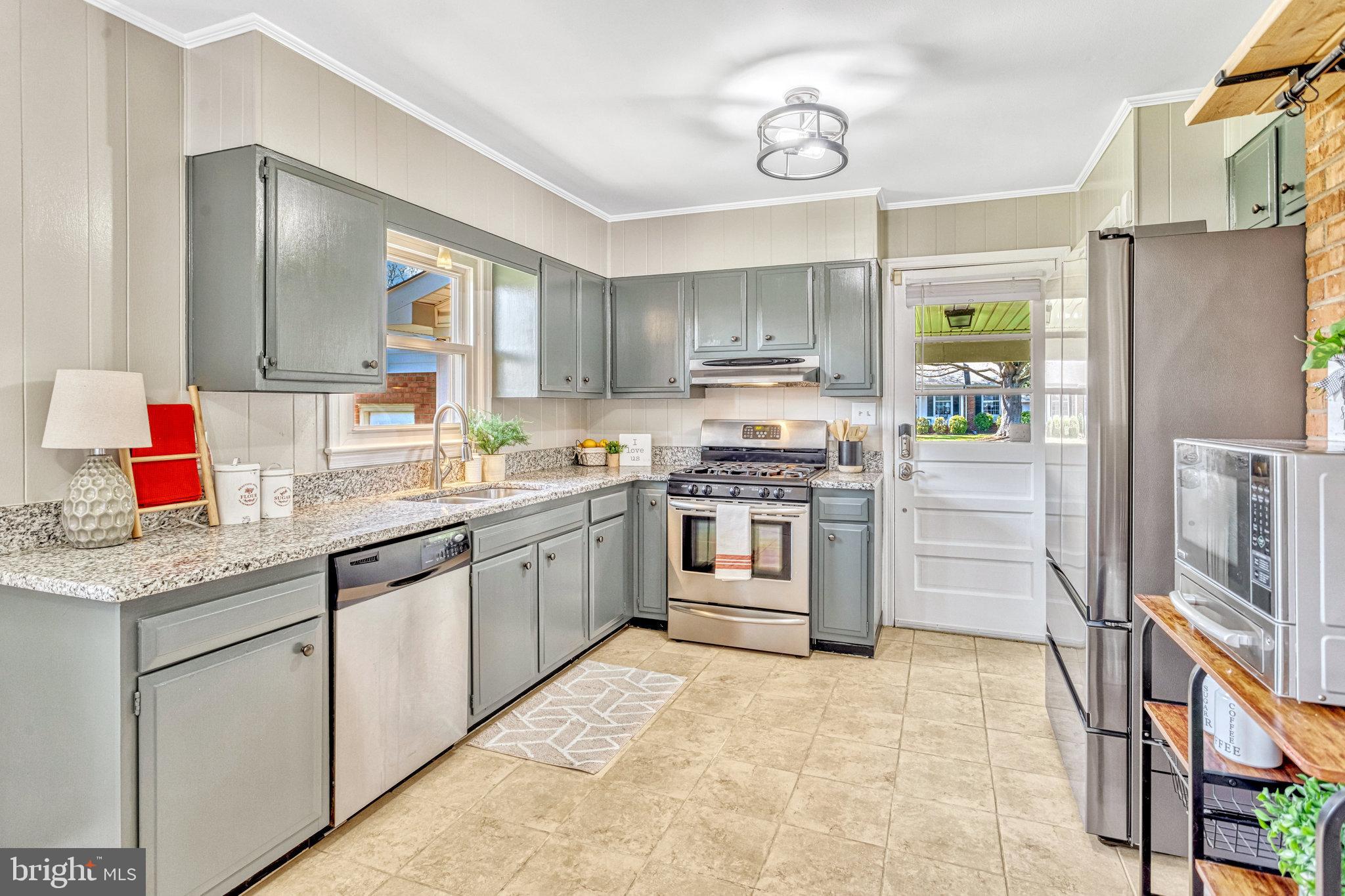 6004 LASALLE DRIVE