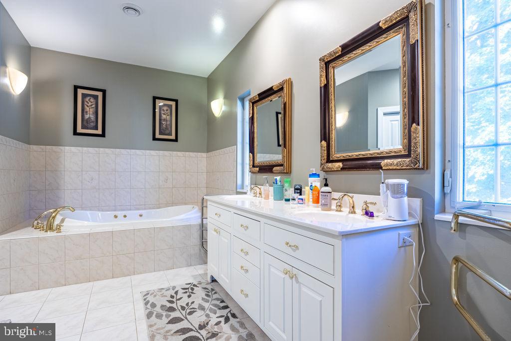 2624 WINDWOOD DRIVE