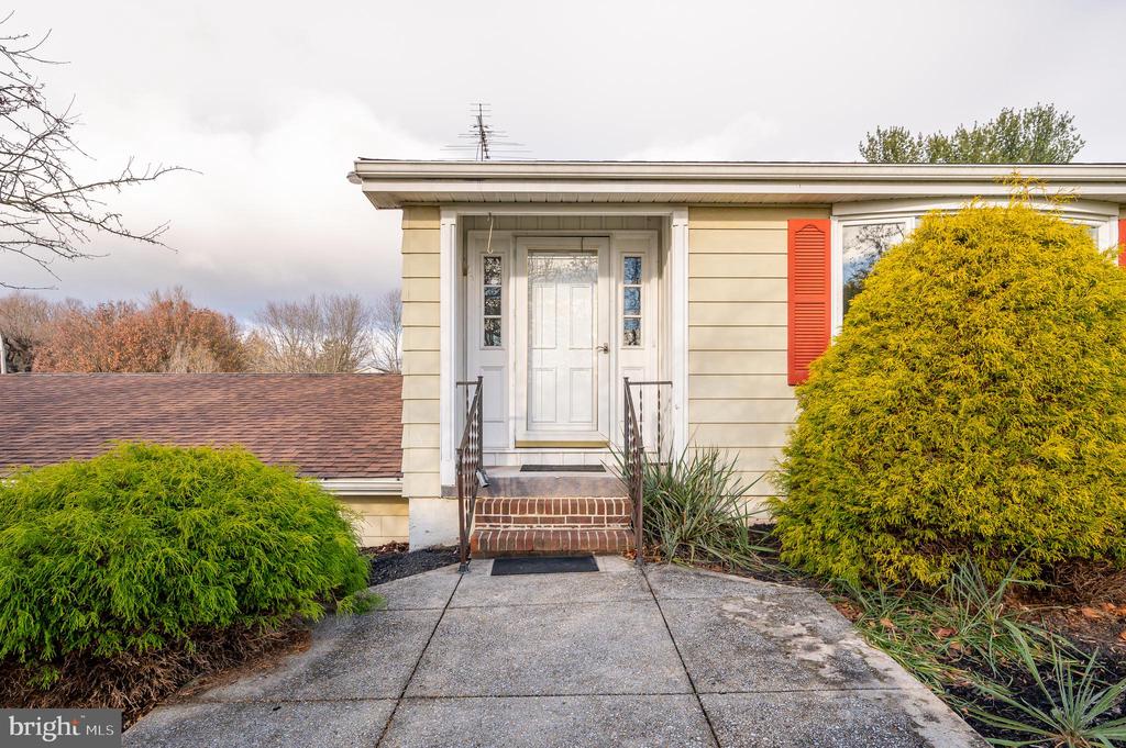 1217 HENSHAW ROAD
