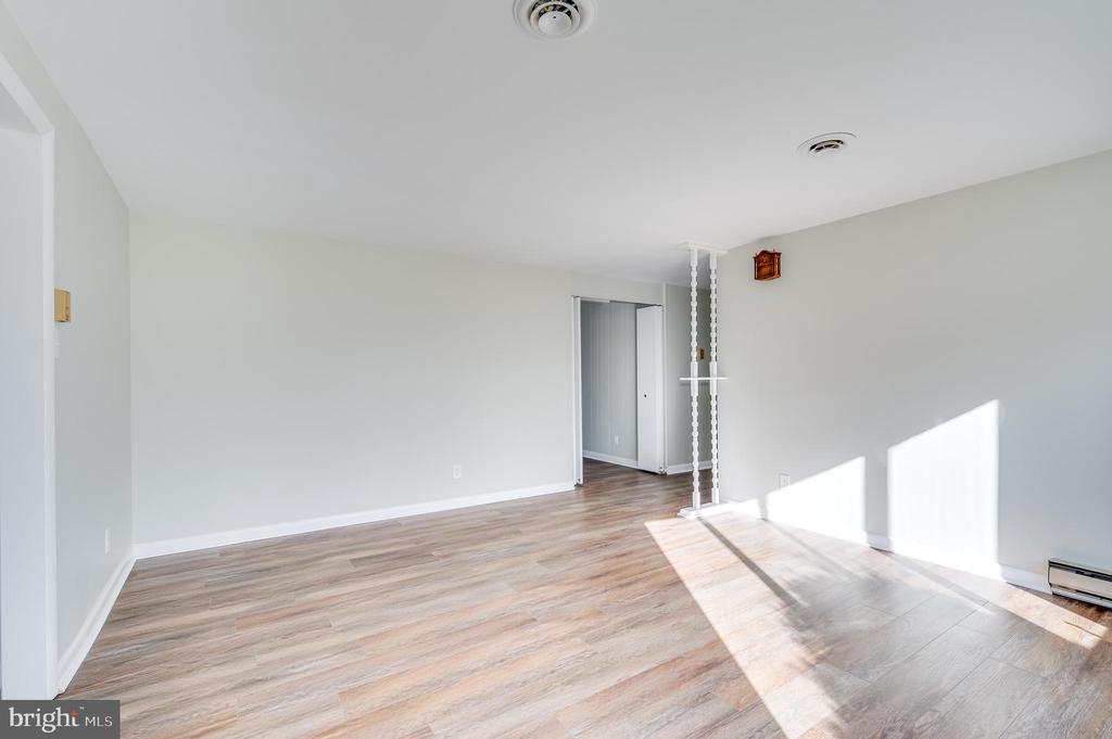1217 HENSHAW ROAD