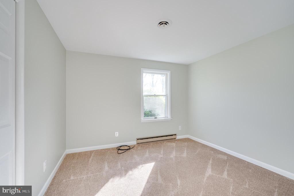 1217 HENSHAW ROAD