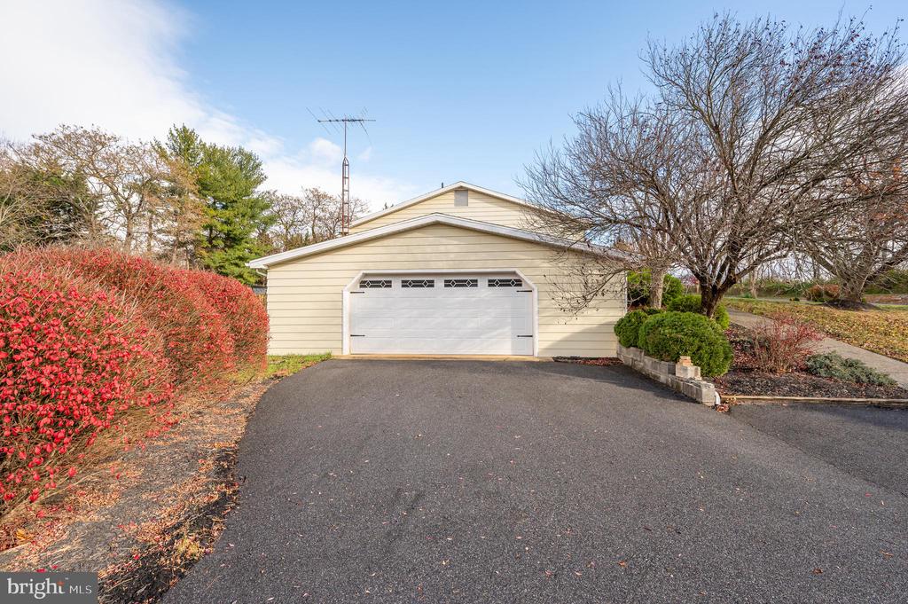 1217 HENSHAW ROAD