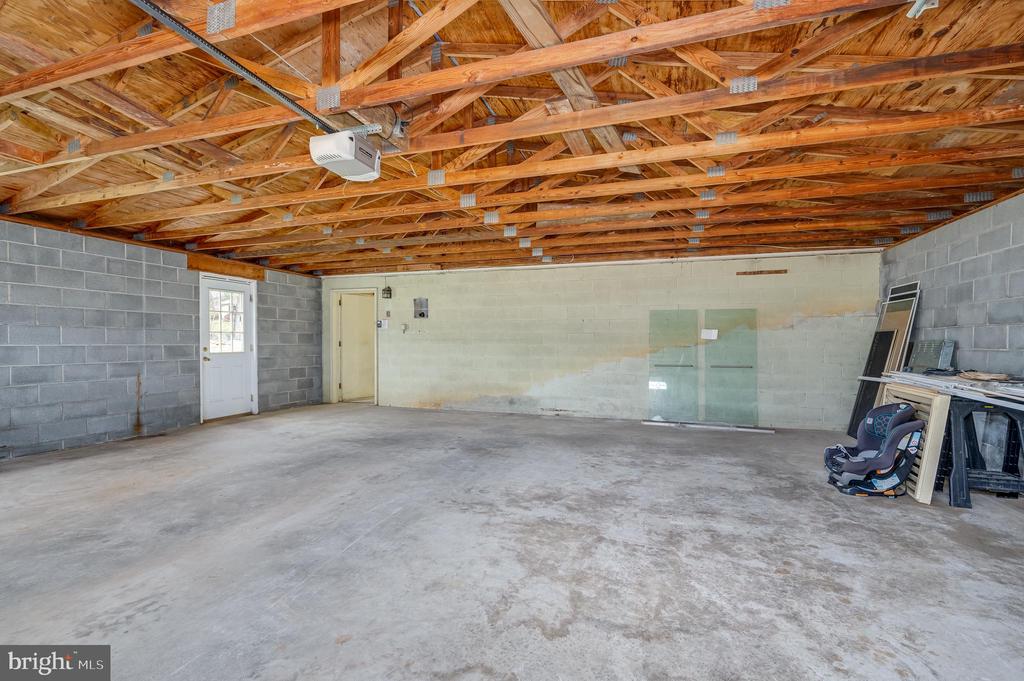 1217 HENSHAW ROAD