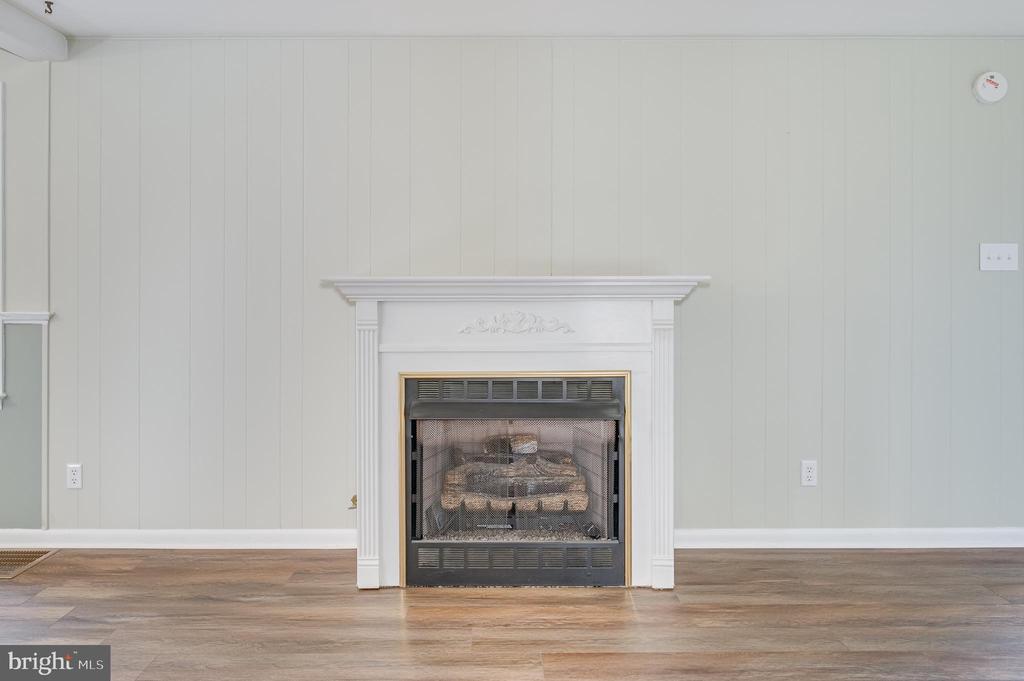 1217 HENSHAW ROAD