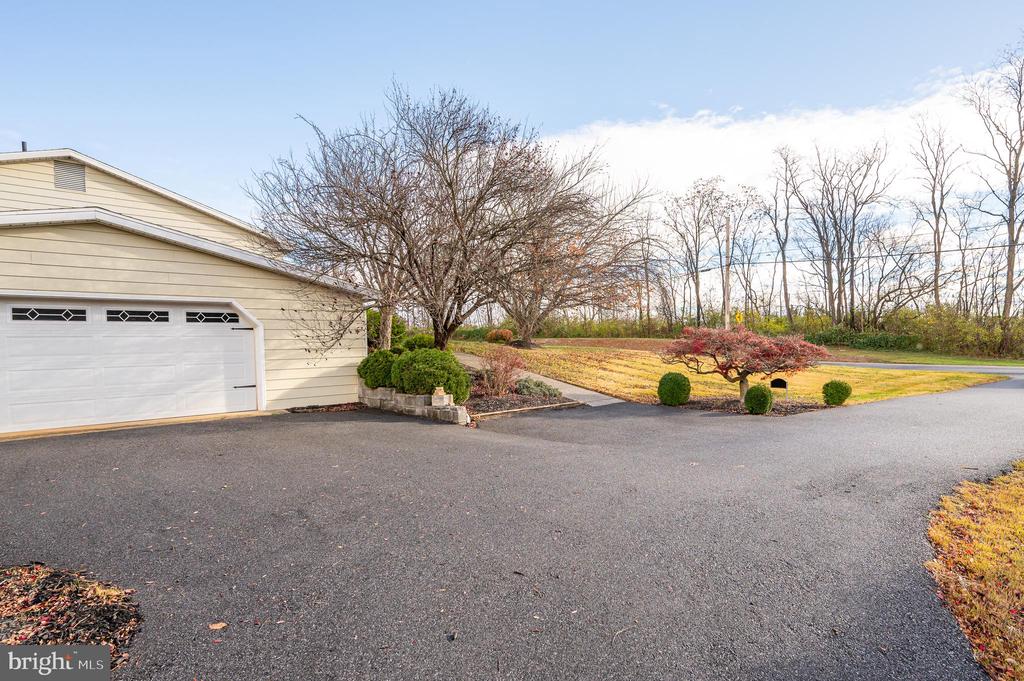 1217 HENSHAW ROAD