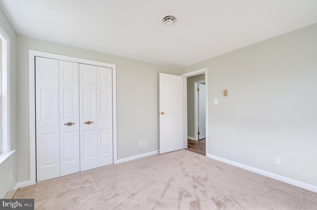 1217 HENSHAW ROAD