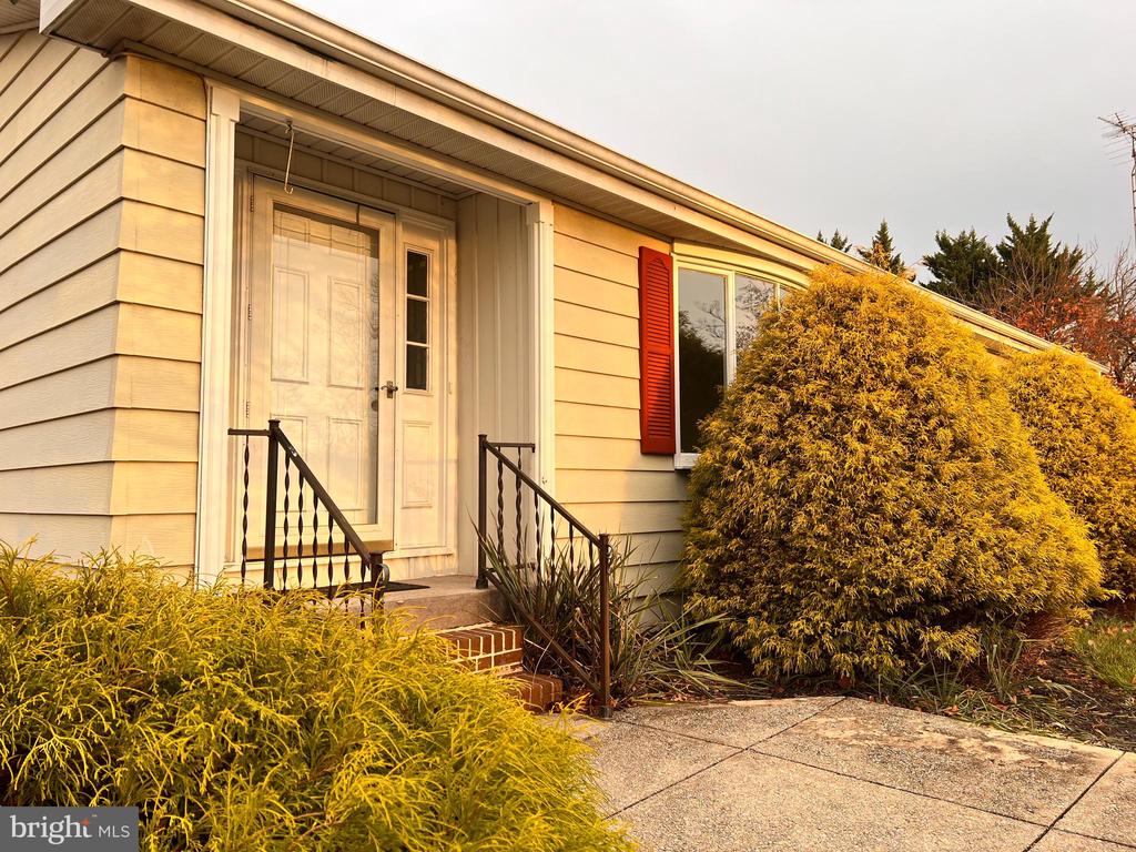 1217 HENSHAW ROAD