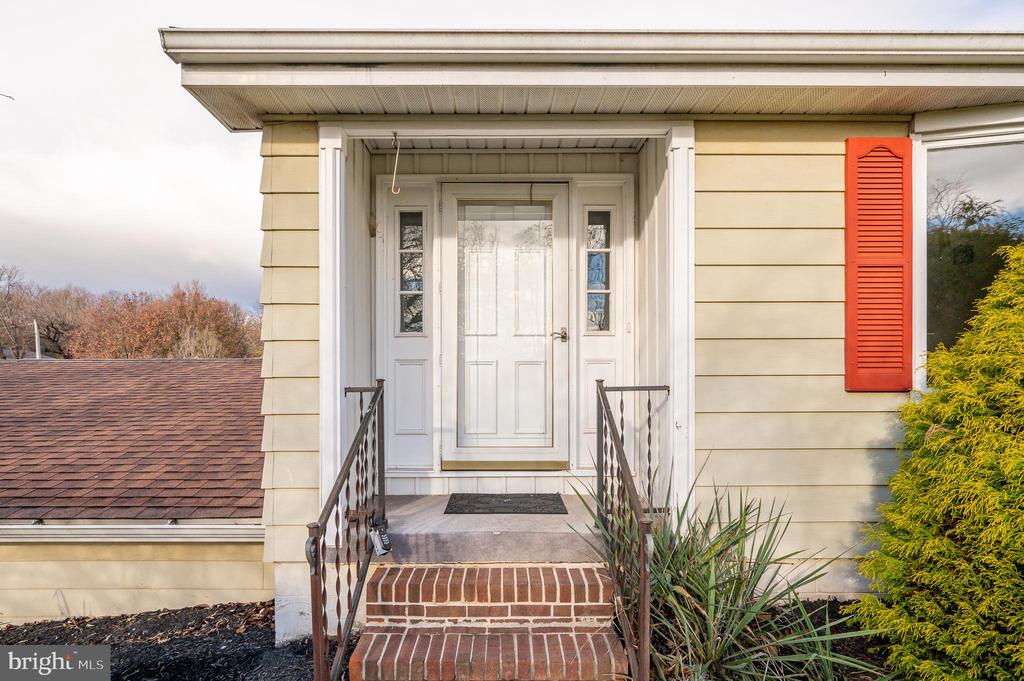 1217 HENSHAW ROAD