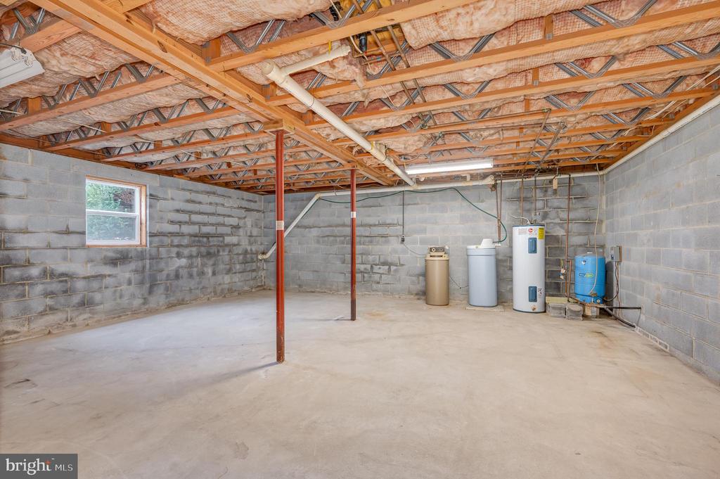 1217 HENSHAW ROAD