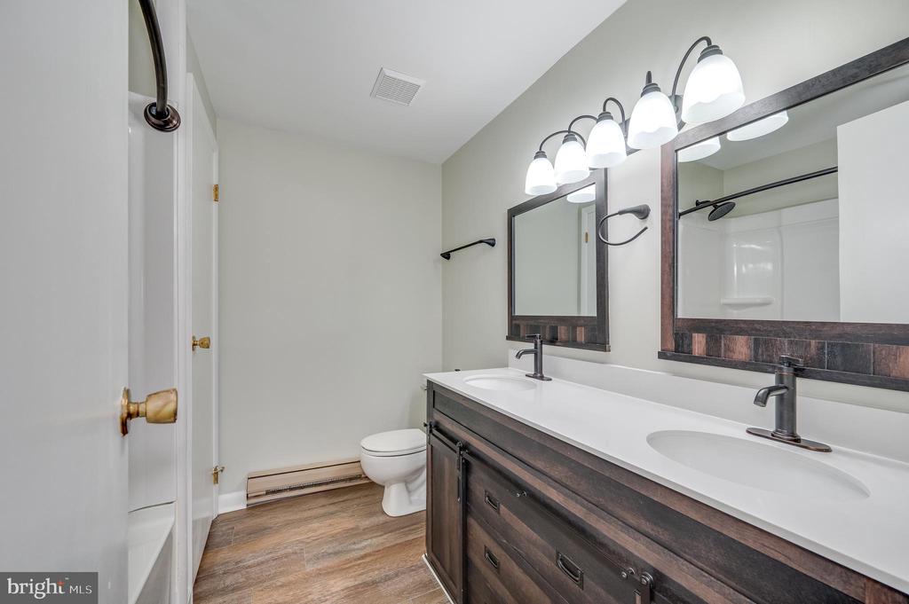 1217 HENSHAW ROAD