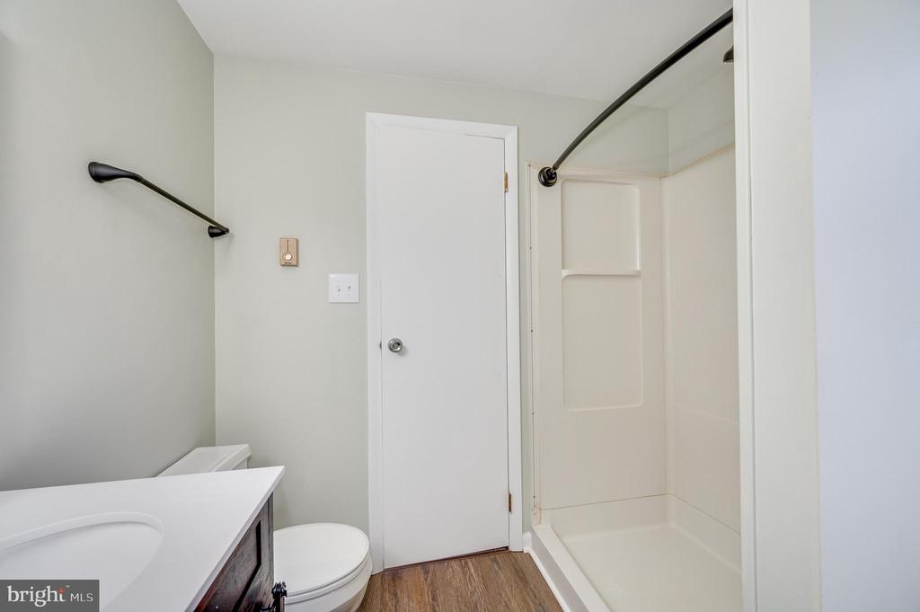 1217 HENSHAW ROAD